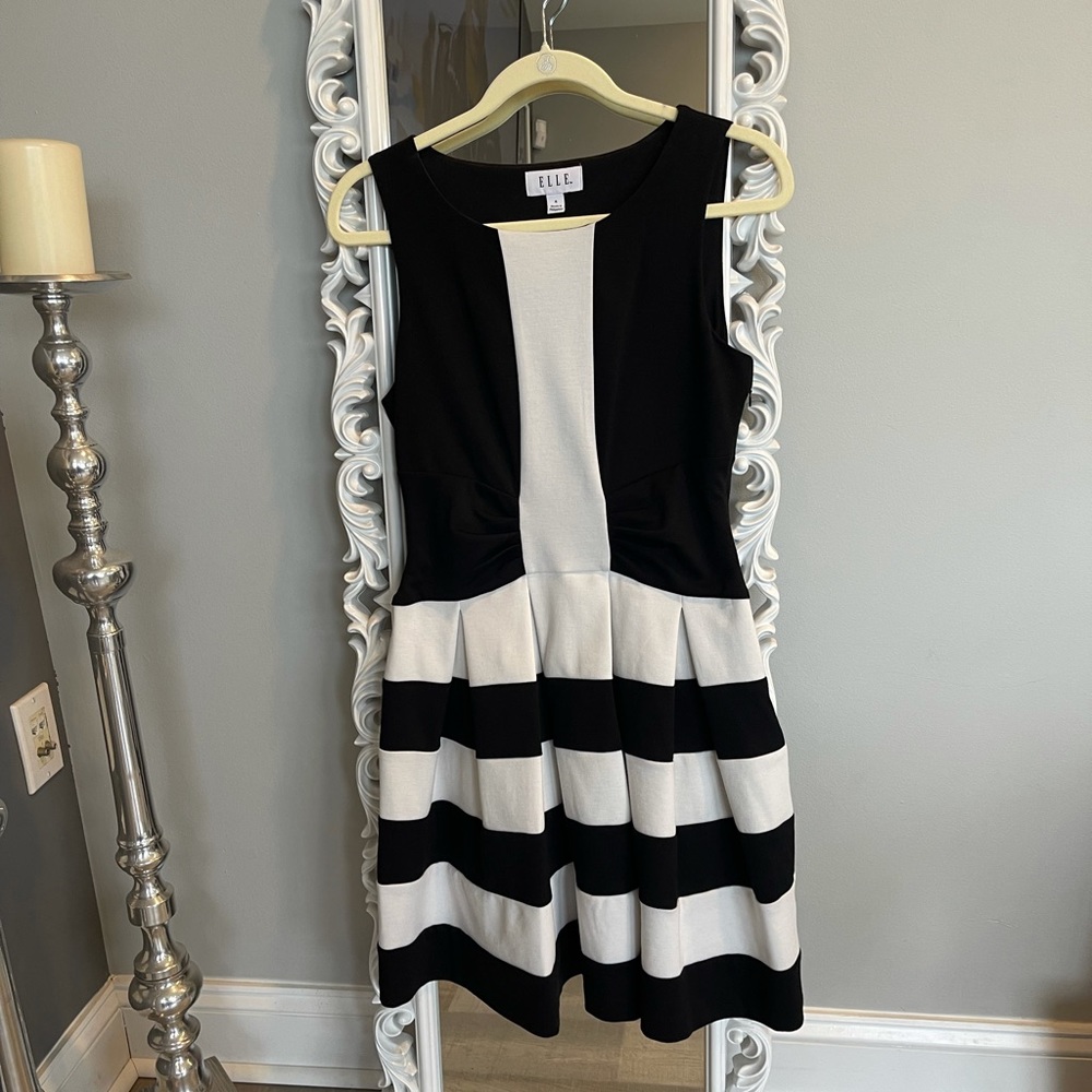 Elle Black/White Stripe Dress Sz 6